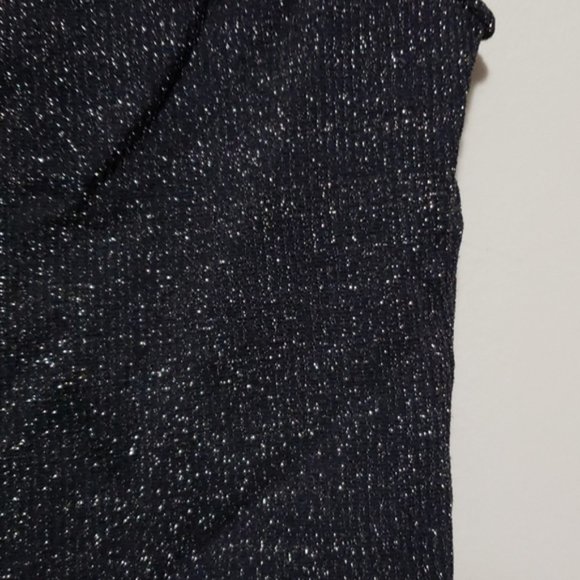 DYNAMITE black & gold semi-Crop top - Picture 6 of 6